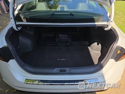 2023 Nissan Altima SR - zdjęcie 18 z 28 - miniatura