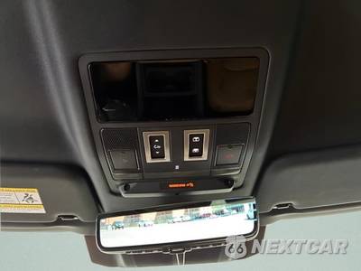 2023 Land Rover Defender 110 - zdjęcie 34 z 49 - miniatura