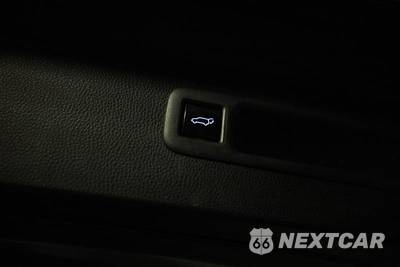 2020 Toyota Highlander XLE - zdjęcie 8 z 30 - miniatura