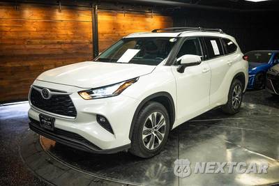 2020 Toyota Highlander XLE - zdjęcie 2 z 30 - miniatura