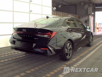 2024 Hyundai Elantra Limited - zdjęcie 4 z 33 - miniatura