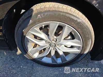 2019 Toyota Avalon Hybrid XLE - zdjęcie 9 z 23 - miniatura