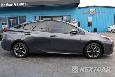 2019 Toyota Prius Limited - zdjęcie 5 z 17 - miniatura