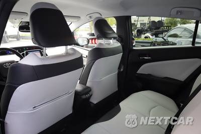 2019 Toyota Prius Limited - zdjęcie 14 z 17 - miniatura