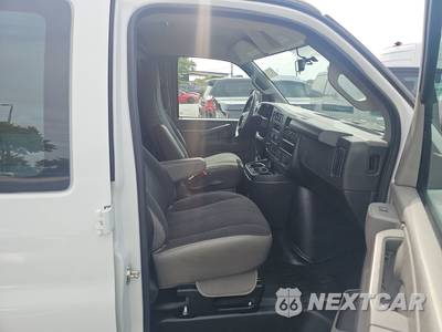 2025 Chevrolet Express 2500 Cargo Van 1WT 135.0" WB - zdjęcie 8 z 22 - miniatura