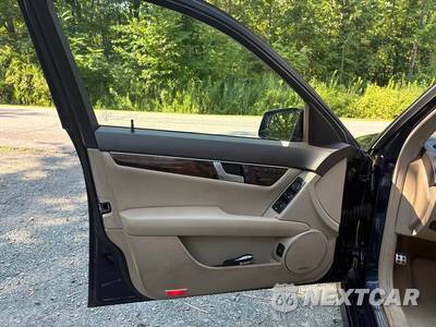 2014 Mercedes-Benz C 300 4MATIC Sedan - zdjęcie 9 z 19 - miniatura