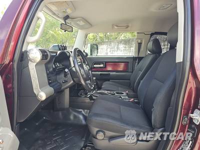 2007 Toyota FJ Cruiser w/Rear Doors - zdjęcie 10 z 128 - miniatura