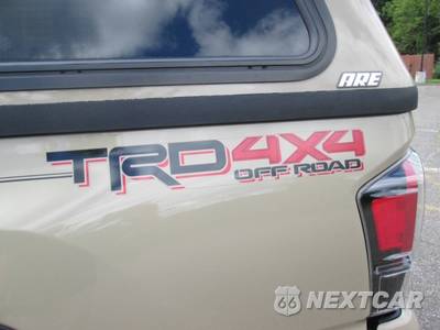 2017 Toyota Tacoma TRD Off-Road Crew Cab Medium Bed - zdjęcie 12 z 35 - miniatura