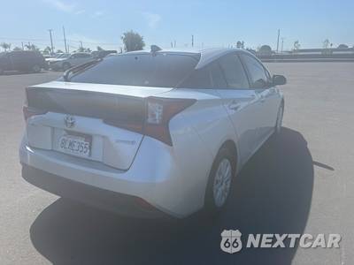 2019 Toyota Prius LE - zdjęcie 7 z 13 - miniatura