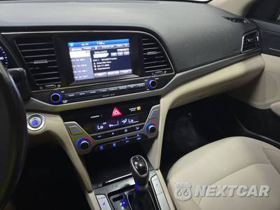 2018 Hyundai Elantra Value Edition Sedan - zdjęcie 11 z 36 - miniatura