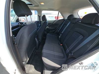 2025 Hyundai Venue SEL - zdjęcie 13 z 28 - miniatura