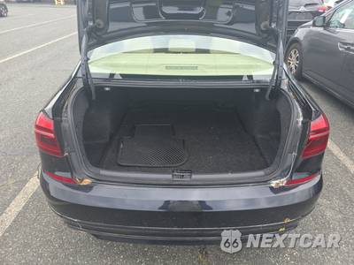 2017 Volkswagen Passat 1.8T R-Line w/Comfort Pkg - zdjęcie 16 z 34 - miniatura
