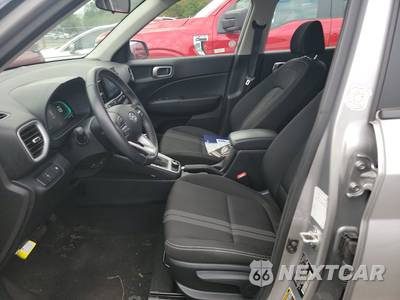 2025 Hyundai Venue SEL - zdjęcie 7 z 22 - miniatura