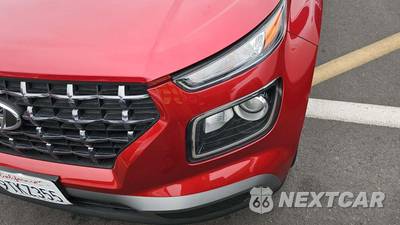 2025 Hyundai Venue SEL - zdjęcie 21 z 32 - miniatura