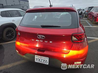 2025 Hyundai Venue SEL - zdjęcie 5 z 32 - miniatura