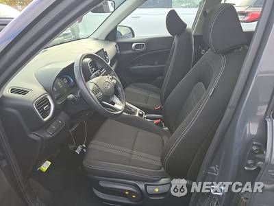 2025 Hyundai Venue SEL - zdjęcie 7 z 31 - miniatura