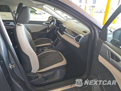 2025 Volkswagen Taos SE - zdjęcie 8 z 34 - miniatura