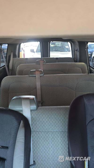 2025 Chevrolet Express 3500 Passenger Van LS 1LS 155.1" WB - zdjęcie 19 z 25 - miniatura