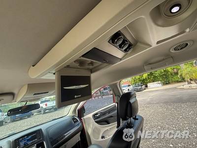 2014 Chrysler Town & Country Touring 121.2" WB - zdjęcie 4 z 18 - miniatura