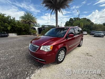 2014 Chrysler Town & Country Touring 121.2" WB - zdjęcie 13 z 18 - miniatura
