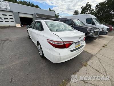 2015 Toyota Camry Hybrid LE - zdjęcie 10 z 85 - miniatura