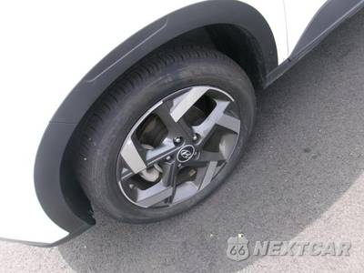 2025 Hyundai Venue SEL - zdjęcie 6 z 25 - miniatura