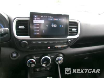 2025 Hyundai Venue SEL - zdjęcie 22 z 25 - miniatura