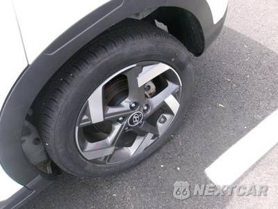 2025 Hyundai Venue SEL - zdjęcie 7 z 25 - miniatura