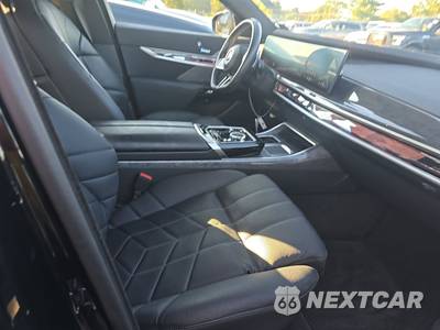 2024 BMW 7 Series 740i xDrive - zdjęcie 8 z 19 - miniatura