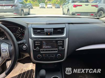 2016 Nissan Altima 2.5 SR - zdjęcie 7 z 17 - miniatura