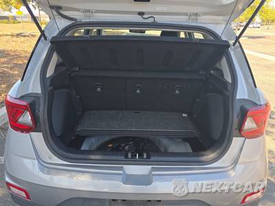 2025 Hyundai Venue SEL - zdjęcie 17 z 30 - miniatura