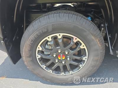2025 Toyota Tundra SR5 Crew Cab Short Bed - zdjęcie 10 z 21 - miniatura