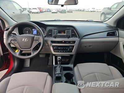 2015 Hyundai Sonata SE - zdjęcie 11 z 36 - miniatura
