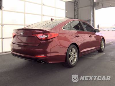 2015 Hyundai Sonata SE - zdjęcie 4 z 36 - miniatura