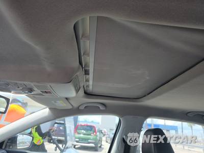 2014 Volkswagen Passat 1.8T SE w/Sunroof & Navigation - zdjęcie 17 z 32 - miniatura