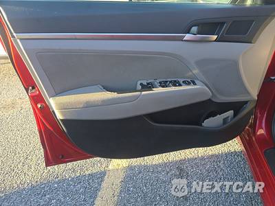 2020 Hyundai Elantra SEL Sedan - zdjęcie 9 z 26 - miniatura