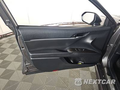 2023 Toyota Camry SE - zdjęcie 9 z 42 - miniatura