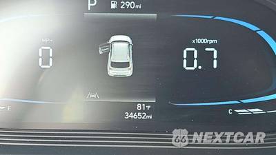 2025 Hyundai Venue SEL - zdjęcie 17 z 29 - miniatura