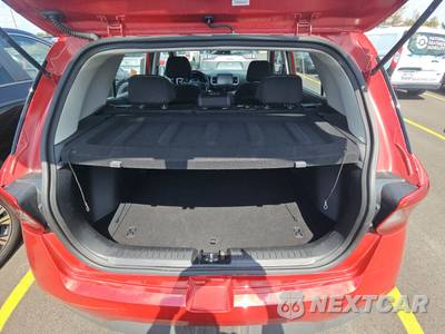 2025 Hyundai Venue SEL - zdjęcie 16 z 29 - miniatura