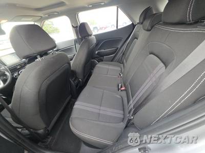 2025 Hyundai Venue SEL - zdjęcie 13 z 22 - miniatura