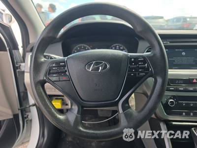 2017 Hyundai Sonata SE - zdjęcie 10 z 29 - miniatura