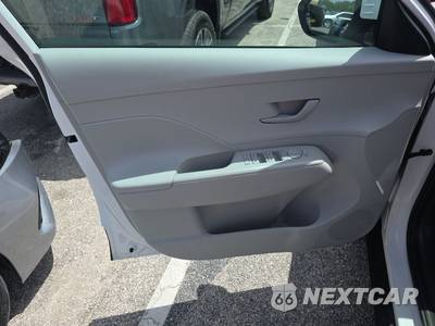 2025 Hyundai Kona SEL - zdjęcie 9 z 22 - miniatura