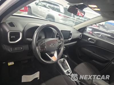 2025 Hyundai Venue SEL - zdjęcie 11 z 24 - miniatura