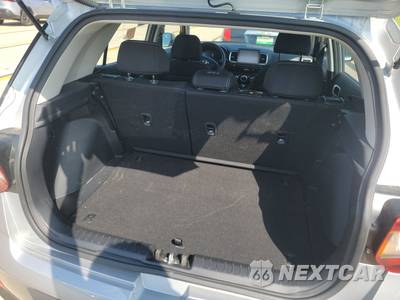 2025 Hyundai Venue SEL - zdjęcie 16 z 18 - miniatura