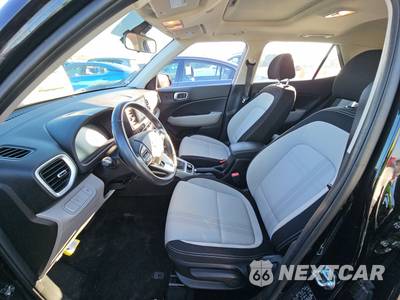 2025 Hyundai Venue SEL - zdjęcie 7 z 33 - miniatura