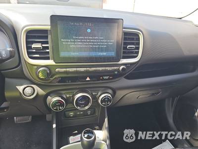 2025 Hyundai Venue SEL - zdjęcie 11 z 23 - miniatura