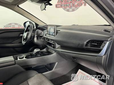 2024 Nissan Rogue SV - zdjęcie 12 z 46 - miniatura