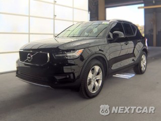 2022 Volvo XC40 T5 Momentum