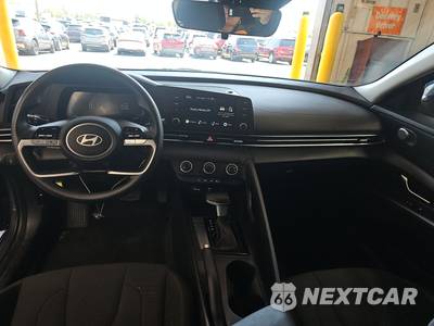 2025 Hyundai Elantra SE - zdjęcie 11 z 31 - miniatura