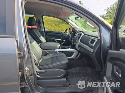 2019 Nissan TITAN PRO-4X Crew Cab Short Bed - zdjęcie 8 z 31 - miniatura